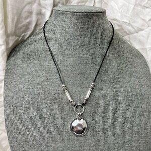 Fashion Jewelry BoHo Chic Silver Plated Medallion On A Leather Adjust. ☑️.